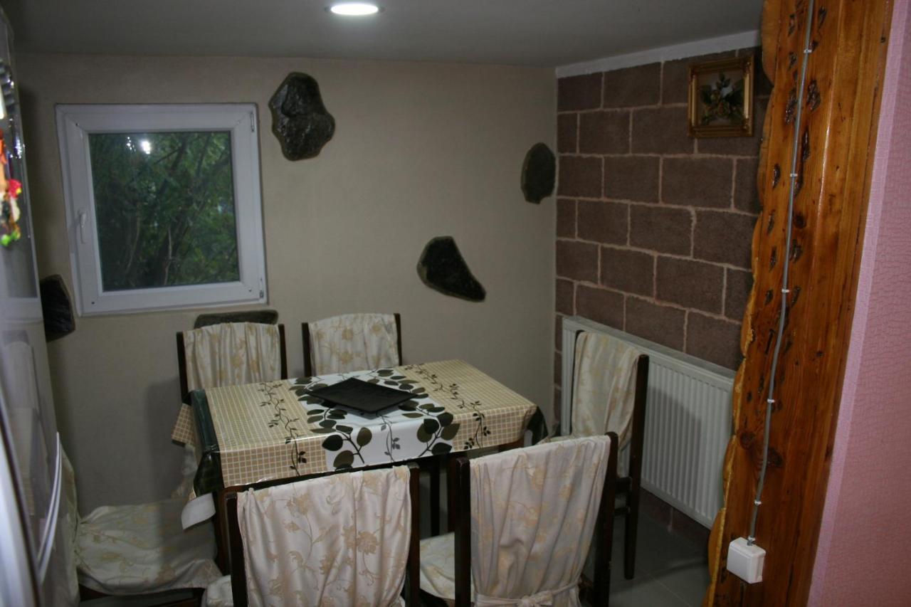 Guest House Nima Borjomi Dış mekan fotoğraf