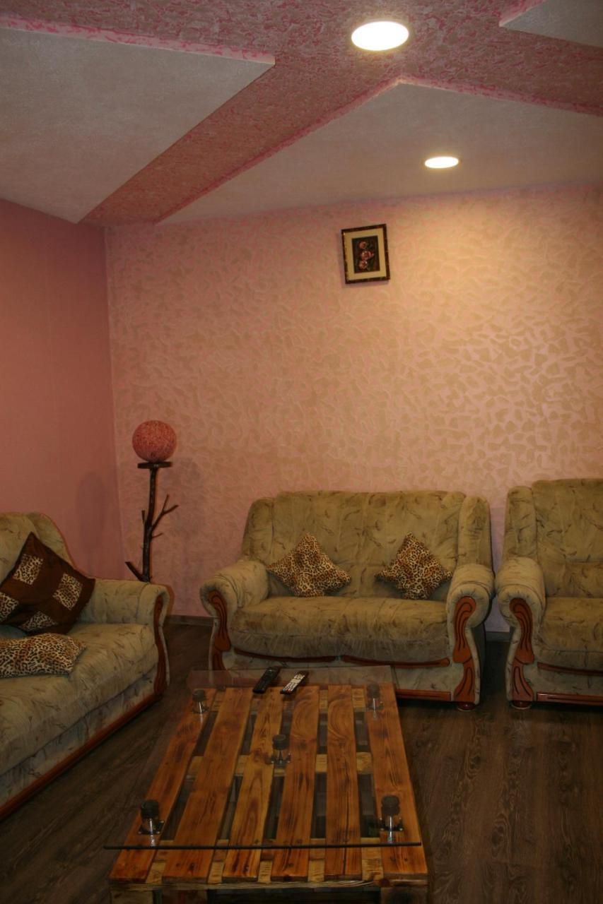Guest House Nima Borjomi Dış mekan fotoğraf